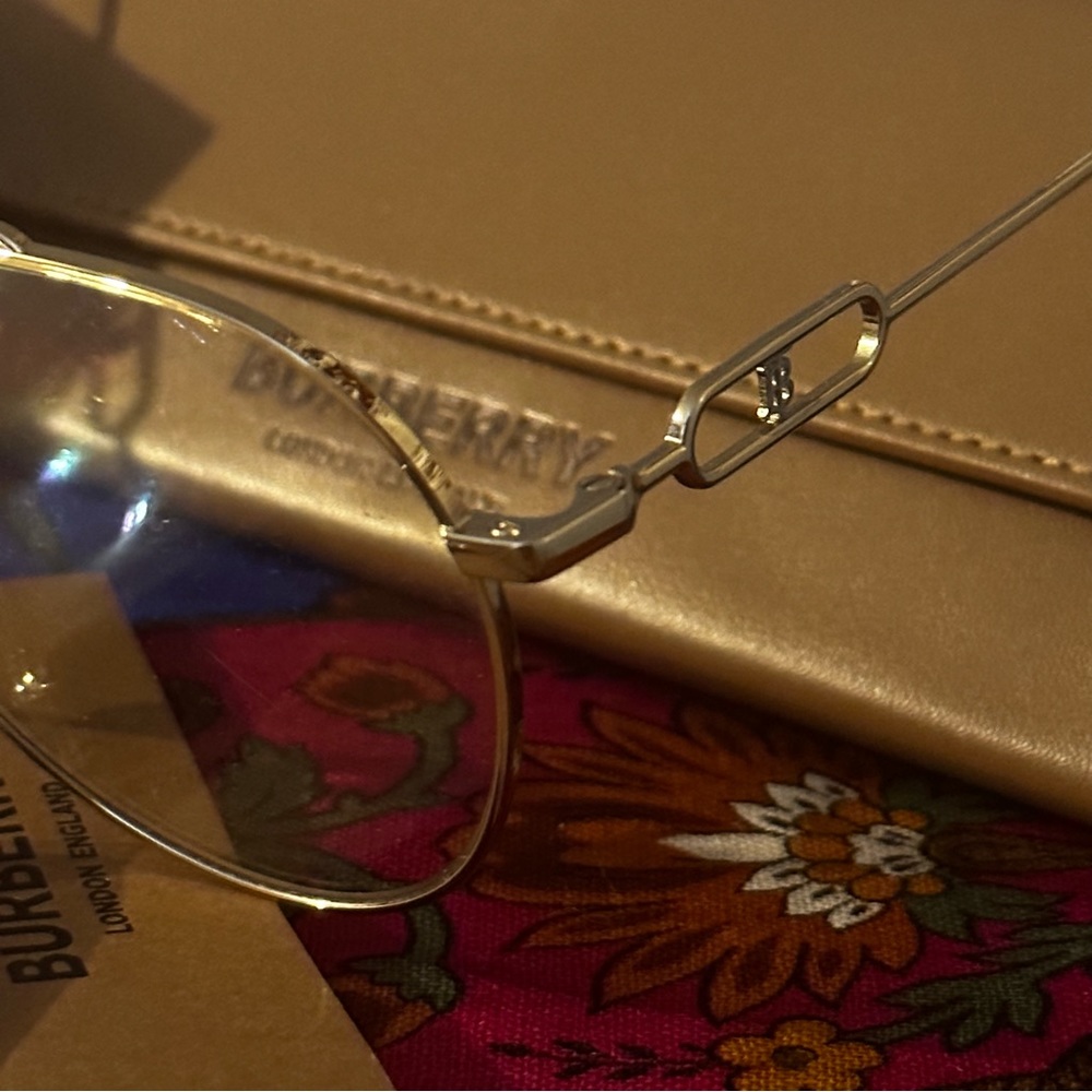 Burberry Glasses - Picture 8 of 9